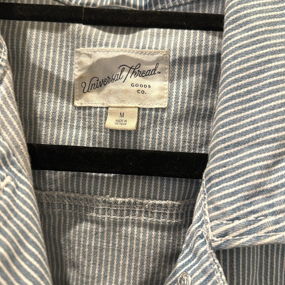 Universal Threads Jean Jacket - Picture 4 of 4